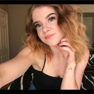 Meet your Posher, Nora